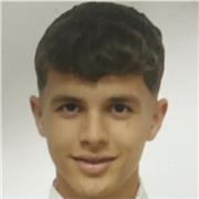 Soy una persona joven con ganas de transmitirle a los mas pequeños lo importante que es el deporte.